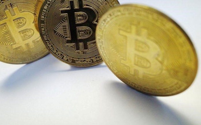 Bitcoin fällt zum ersten Mal seit mehr als zwei Wochen unter $60.000