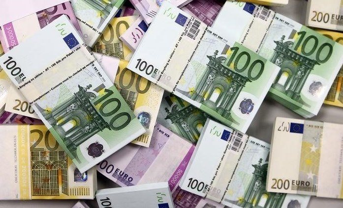 Yen und Schweizer Franken steigen aufgrund der Risiken für den globalen Ausblick nach Powells straffenden Äußerungen