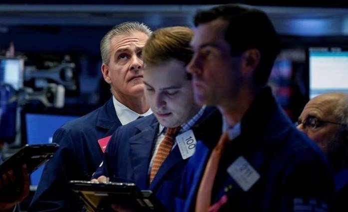 Wall Street stolpert über die Omicron-Variante und schließt den November mit Verlusten ab