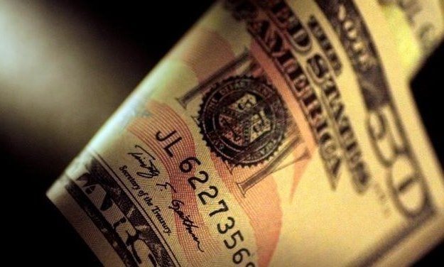 Dollar entfernt sich von 18-Monats-Hochs; Zentralbanken treffen sich