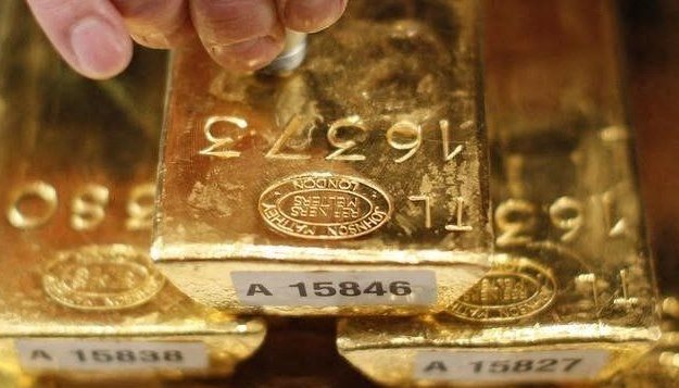 Gold handelt nahe Zweimonatshoch, Palladium steigt