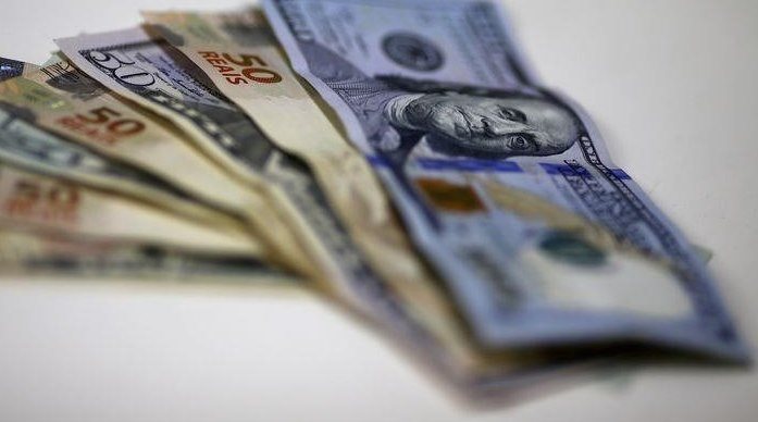 Dollar steigt nach Äußerungen des ukrainischen Präsidenten, der die Anleger verunsichert