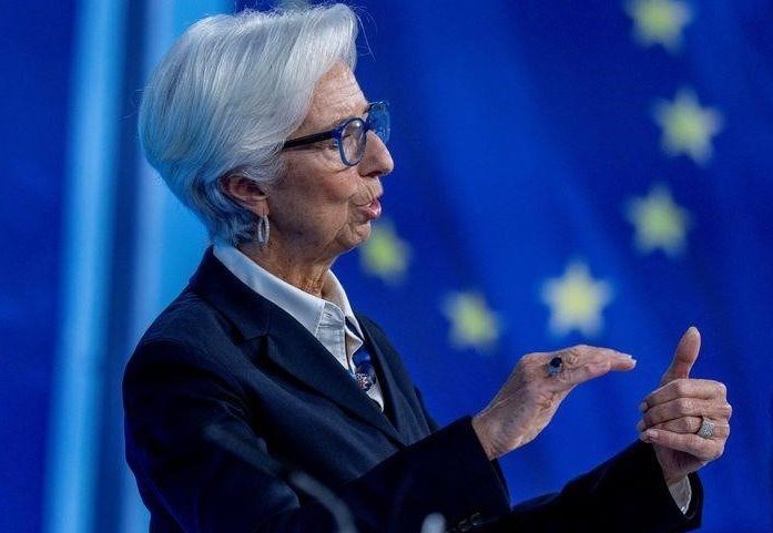 Lagarde wiederholt ihr Versprechen einer schrittweisen Änderung der EZB-Geldpolitik