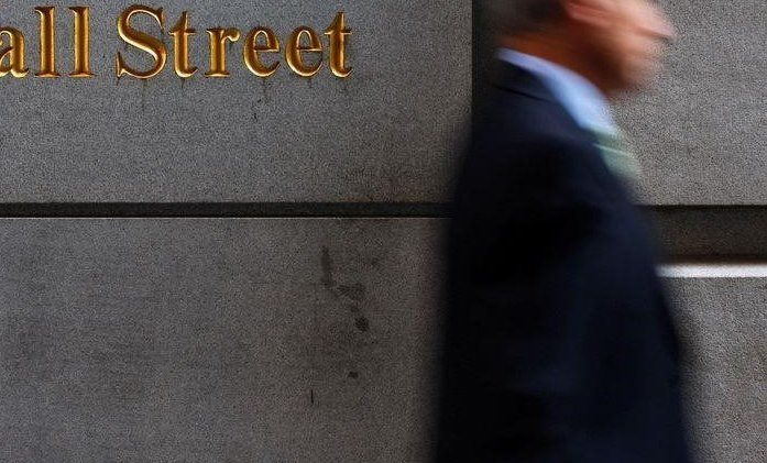 Wall Street schliesst angesichts der zunehmenden Spannungen in der Ukraine tiefer