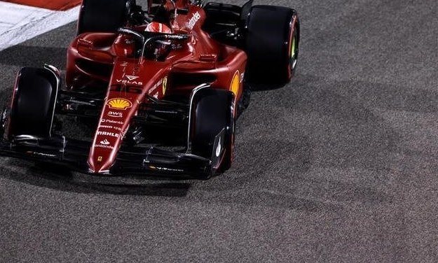 Leclerc holt mit Ferrari die Pole Position für den Gran Premio de Baréin