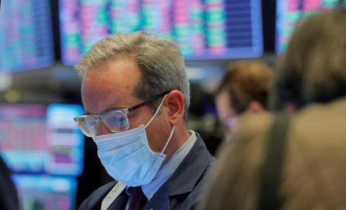 Wall Street schließt uneinheitlich in einer volatilen Sitzung, der Dow Jones fällt um 0,49