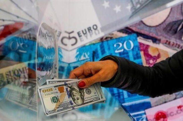 Dollar steigt aufgrund von Safe-Haven-Käufen in Erwartung weiterer Sanktionen gegen Russland