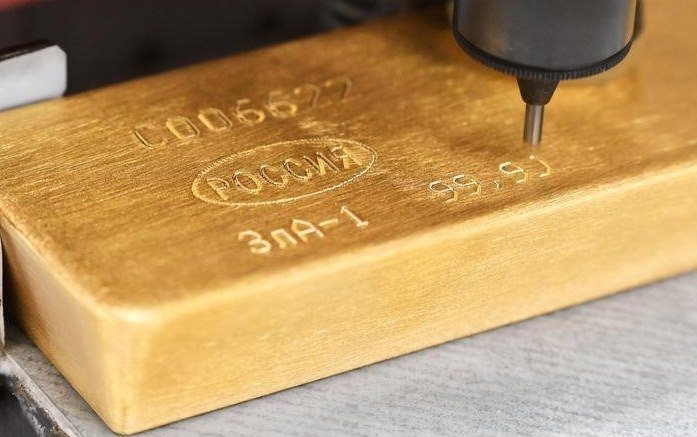 Gold fällt bei steigendem Dollar auf Zweimonatstief
