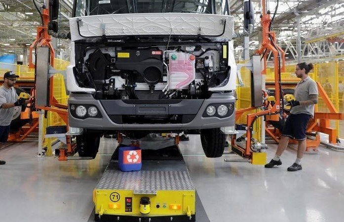 Mercedes-Benz schickt 5.600 Arbeiter in Brasilien wegen Chip-Mangel in den Urlaub